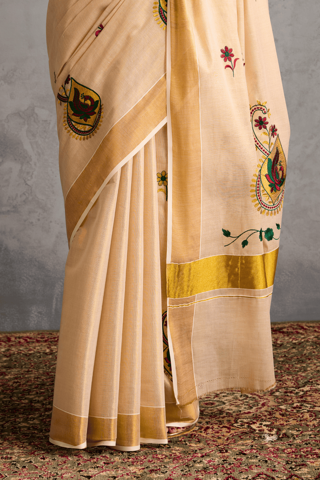 kerala kasavu saree for onam