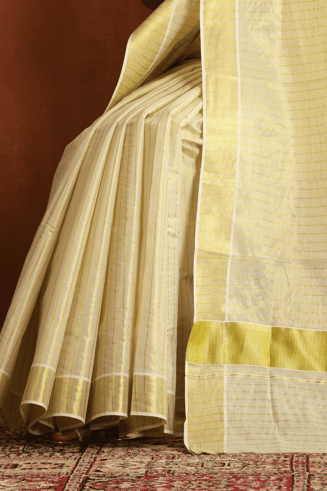 Ready to wear Kasavu saree with golden border, pre-stitched pleats – Glamwiz