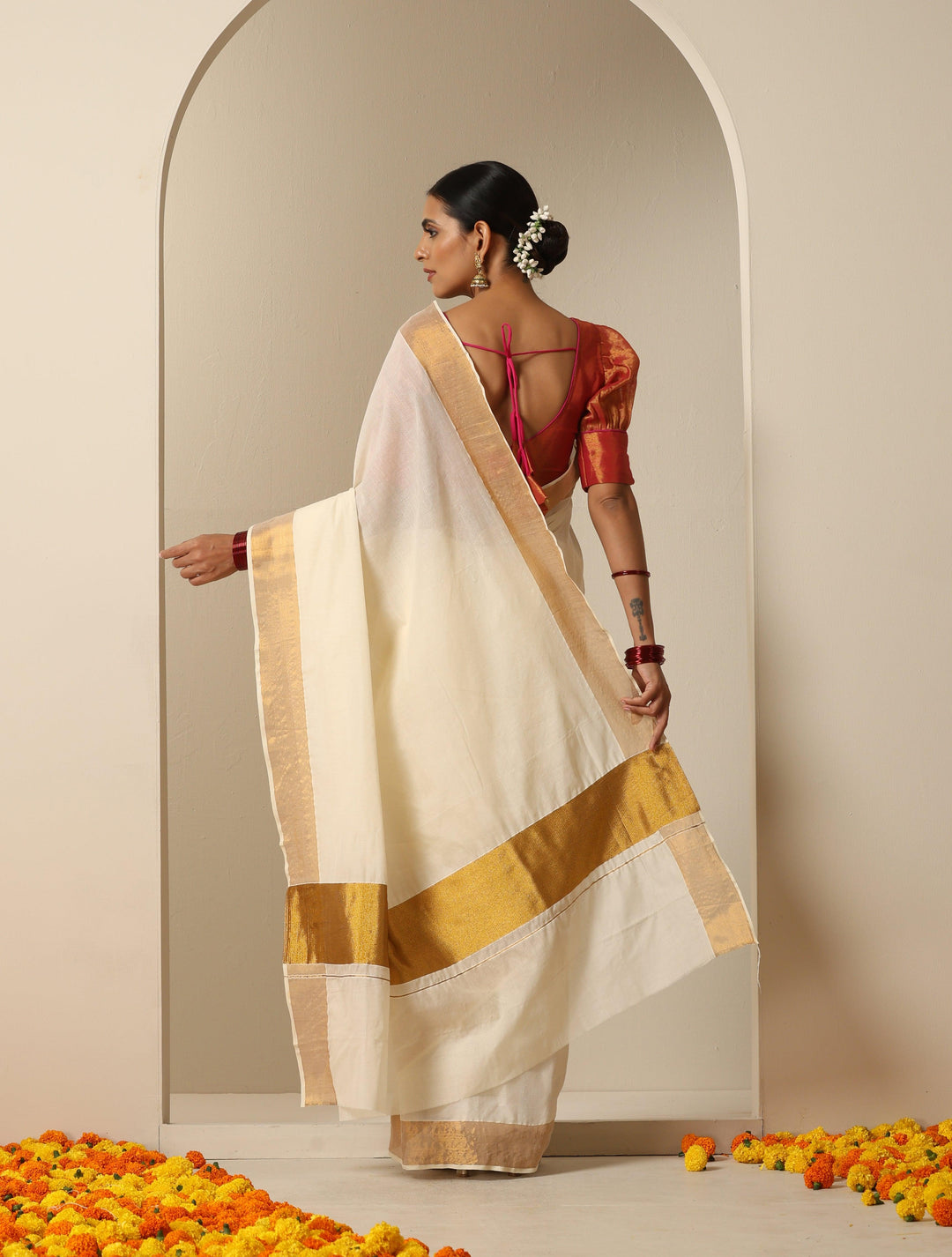 Pre stitched white kasavu sare with golden border - Glamwiz