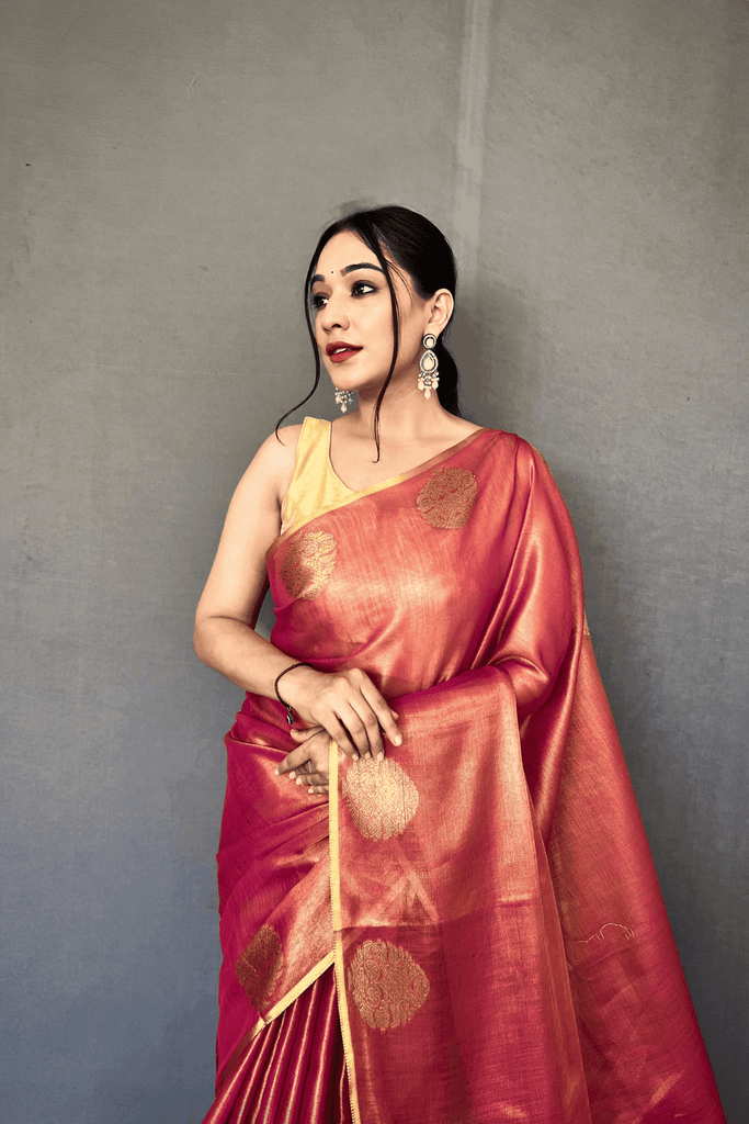 How to Look Slimmer and Taller in Saree – Glamwiz India